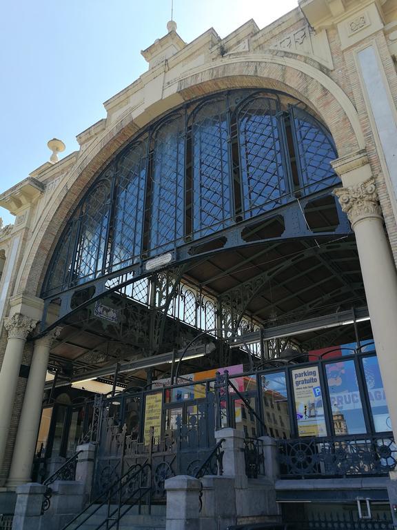 18 Torres Mercado Central Zaragoza Buitenkant foto